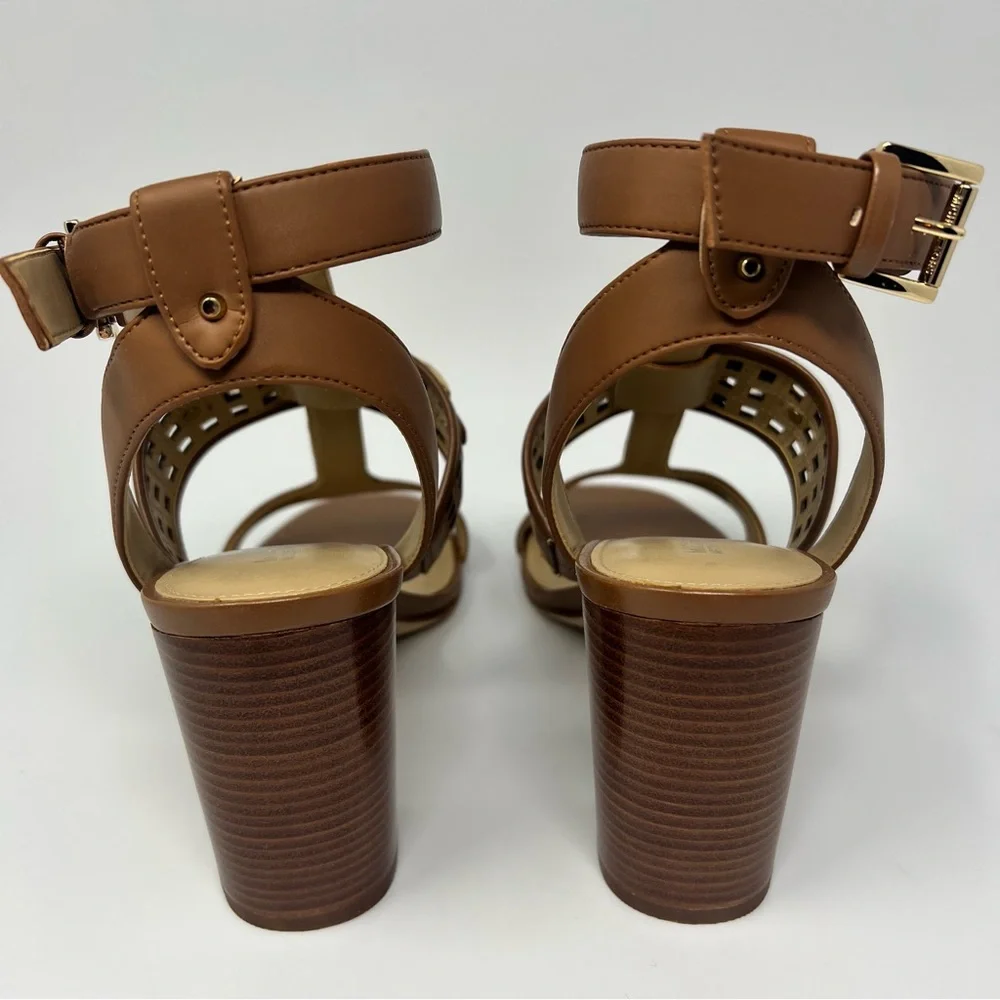 Michael Kors Izzy T Strap Sandal